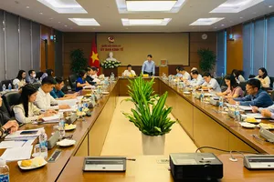 Cấm để lộ thông tin về người đăng ký tham gia đấu giá