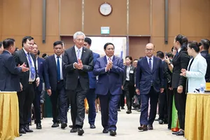 Thủ tướng Việt Nam-Singapore thực hiện nghi thức khởi công nhiều dự án mới VSIP 