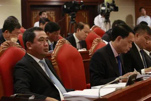 Thường trực Ban Bí thư Trương Thị Mai điều hành thảo luận Hội nghị Trung ương 8