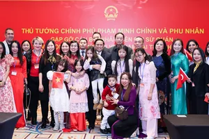 Thủ tướng và Phu nhân gặp gỡ cộng đồng người Việt Nam tại Thổ Nhĩ Kỳ