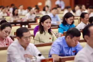 Infographic: 18 chỉ tiêu kinh tế, xã hội, an ninh quốc phòng năm 2024 của TP.HCM