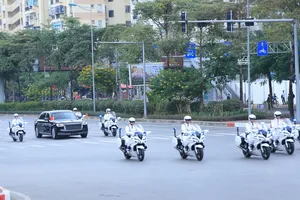 Hình ảnh đoàn xe đón Tổng Bí thư, Chủ tịch nước Trung Quốc Tập Cận Bình