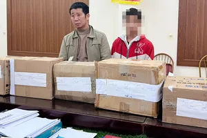 Đang giao pháo hoa nổ thì bị công an bắt