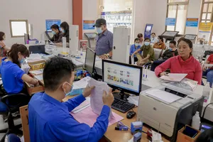 Chính phủ có nghị quyết về sáp nhập huyện, xã, cải cách tiền lương 