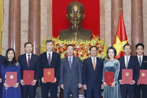 Chủ tịch nước trao quyết định bổ nhiệm 18 Đại sứ đặc mệnh toàn quyền