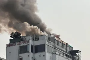 Hà Nội: Cháy lớn tại tòa nhà Trung tâm thương mại OCD