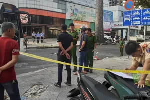 Tai nạn giữa xe khách và xe máy, đôi nam nữ tử vong