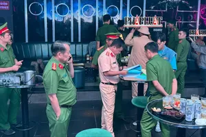 Đồng loạt kiểm tra 8 điểm kinh doanh bar, karaoke ở Lâm Đồng
