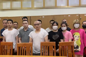 Triệt phá đường dây ‘chăn dắt’ hơn 300 cô gái được tuyển chọn kỹ để vui vẻ với khách