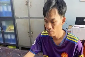 Bắt bị can trốn truy nã 12 năm về tội hiếp dâm trẻ em