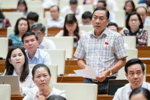 Bình ổn giá vàng: Các ngân hàng nên vừa bán vừa mua