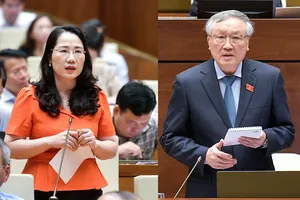 Phó Chủ nhiệm Ủy ban Tư pháp Nguyễn Thị Thủy (đoàn Bắc Kạn) và Chánh án TAND Tối cao Nguyễn Hòa Bình tại phiên thảo luận.