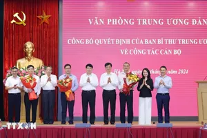 Nhân sự tuần qua: Bộ Chính trị, Ban Bí thư điều động, bổ nhiệm nhiều vị trí nhân sự