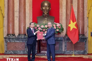 Tổng Bí thư, Chủ tịch nước trao quyết định bổ nhiệm 16 Đại sứ Việt Nam tại các nước
