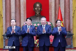 Tổng Bí thư Tô Lâm, Chủ tịch nước Lương Cường bàn giao công tác Chủ tịch nước