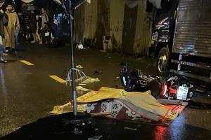 Tông đuôi ô tô tải đang dừng, 1 nam thanh niên tử vong tại TP Thủ Đức