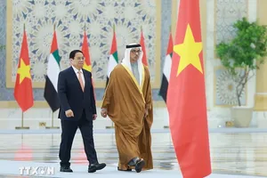 UAE bắn 21 loạt đại bác chào đón Thủ tướng Phạm Minh Chính thăm chính thức