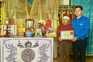 Truy tặng Huy hiệu Tuổi trẻ dũng cảm cho thanh niên tử vong khi giúp dân