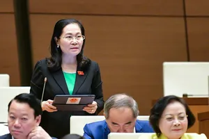 Chủ tịch HĐND TP.HCM Nguyễn Thị Lệ nêu ý kiến tại phiên thảo luận.