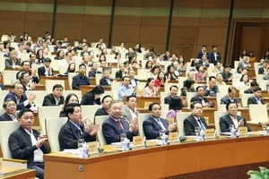 Các đồng chí lãnh đạo Đảng, Nhà nước và đại biểu tham dự Hội nghị tổng kết thực hiện Nghị quyết 18-NQ/TW.