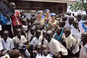 10 năm Bộ đội Cụ Hồ tham gia gìn giữ hòa bình: Bác sĩ quân y trong hàng ngũ lính mũ nồi xanh