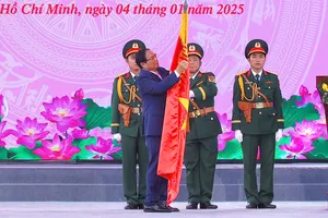 Lực lượng vũ trang TP.HCM lần thứ ba được phong tặng danh hiệu Anh hùng Lực lượng vũ trang nhân dân