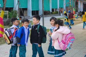 Bộ Chính trị quyết định miễn toàn bộ học phí cho học sinh các cấp hệ công lập