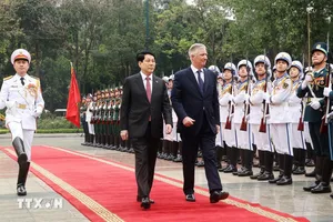 Lễ đón trọng thể Nhà vua Bỉ và Hoàng hậu đến Việt Nam