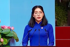 'Hoà bình có đẹp không hả bố?'