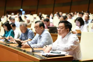 Quốc hội thảo luận về sửa Hiến pháp, tổ chức chính quyền địa phương 2 cấp