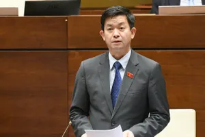 Đại biểu đăng ký tranh luận tại hội trường: Giơ bảng hay qua app?