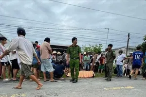 2 thanh niên đi xe máy tử vong do va trúng dây điện đứt sau mưa