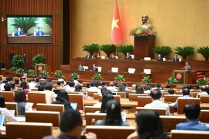 Luật Nhà giáo quy định về dạy thêm, lương, phụ cấp của giáo viên 