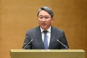 Bộ trưởng Tư pháp Nguyễn Hải Ninh trình nghị quyết gỡ các 'điểm nghẽn của điểm nghẽn'