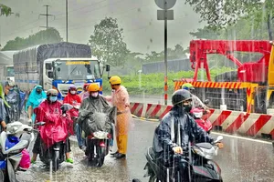 CSGT TP.HCM nêu nhiều biện pháp ứng phó mưa bão, triều cường