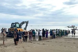 1 đêm 3 vụ chìm tàu, thuyền ở Hà Tĩnh: Cứu sống 39 người, 1 đang mất tích