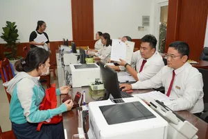 Đại biểu đề xuất UBND TP.HCM sớm kiến nghị Trung ương có lộ trình tăng lương cho cán bộ