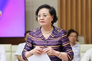 Bộ Nội vụ đề xuất nhiều chính sách lương, thưởng để thu hút chuyên gia khoa học