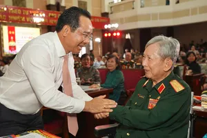 Ông Nguyễn Văn Được: Lực lượng vũ trang TP.HCM cùng chính quyền 'vượt qua sóng lớn'