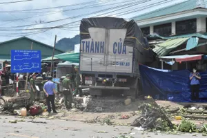 Vụ xe tải lao vào chợ làm 3 người chết: Khởi tố, bắt tạm giam tài xế Trần Minh Hoàng