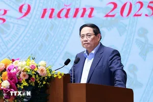 Thủ tướng: Không tái diễn việc yêu cầu người dân cung cấp giấy tờ trùng với dữ liệu đã có