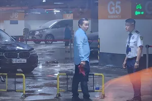 Cảnh sát nhanh chóng dập tắt đám cháy ô tô trong hầm xe trung tâm thương mại Takashimaya