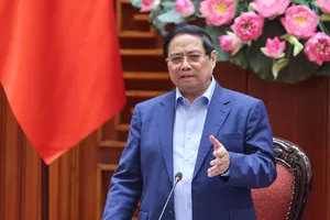 Thủ tướng: Bằng mọi giá tiếp cận khu vực bị chia cắt, không để người dân sống 'màn trời, chiếu đất'