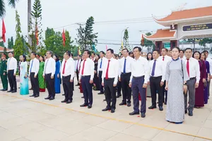 Đoàn đại biểu TP.HCM dâng hoa, tưởng niệm các anh hùng liệt sĩ tại Bình Dương, Bà Rịa - Vũng Tàu (cũ)