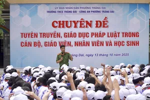 Đồng Nai: Công an tuyên truyền cho 2.000 học sinh, giáo viên nhận diện lừa đảo, bắt cóc online