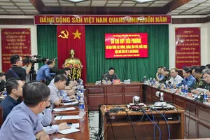 Phó Thủ tướng Trần Hồng Hà họp khẩn để khắc phục hậu quả của bão số 13