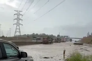 Đóng 2 nút giao cao tốc Phan Thiết - Dầu Giây do bị ngập nước