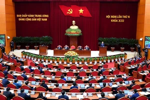 Thông cáo báo chí ngày làm việc thứ nhất Hội nghị Trung ương 15, khóa XIII