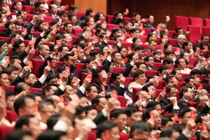 Bộ Chính trị quy định cấm bố trí người thân làm lãnh đạo ở 13 ngành