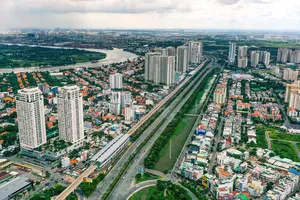 GRDP TP.HCM 6 tháng đầu năm 2022 tăng trưởng 3,82%